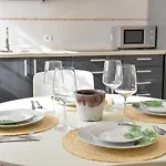 New! Retro Apartment In Central Neighbourhood